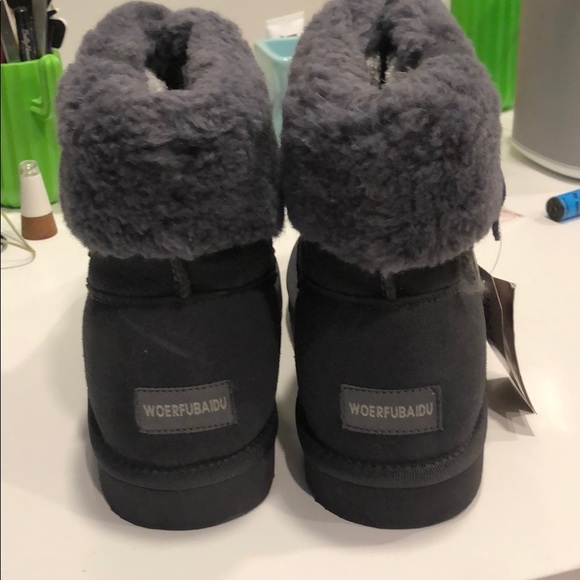 Brand New plush fur and velvet boots - Picture 2 of 2